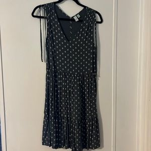 Grey shoulder tie dress